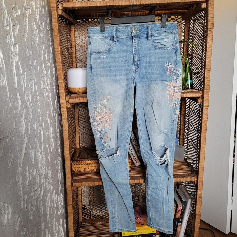 Jeans with embroidery